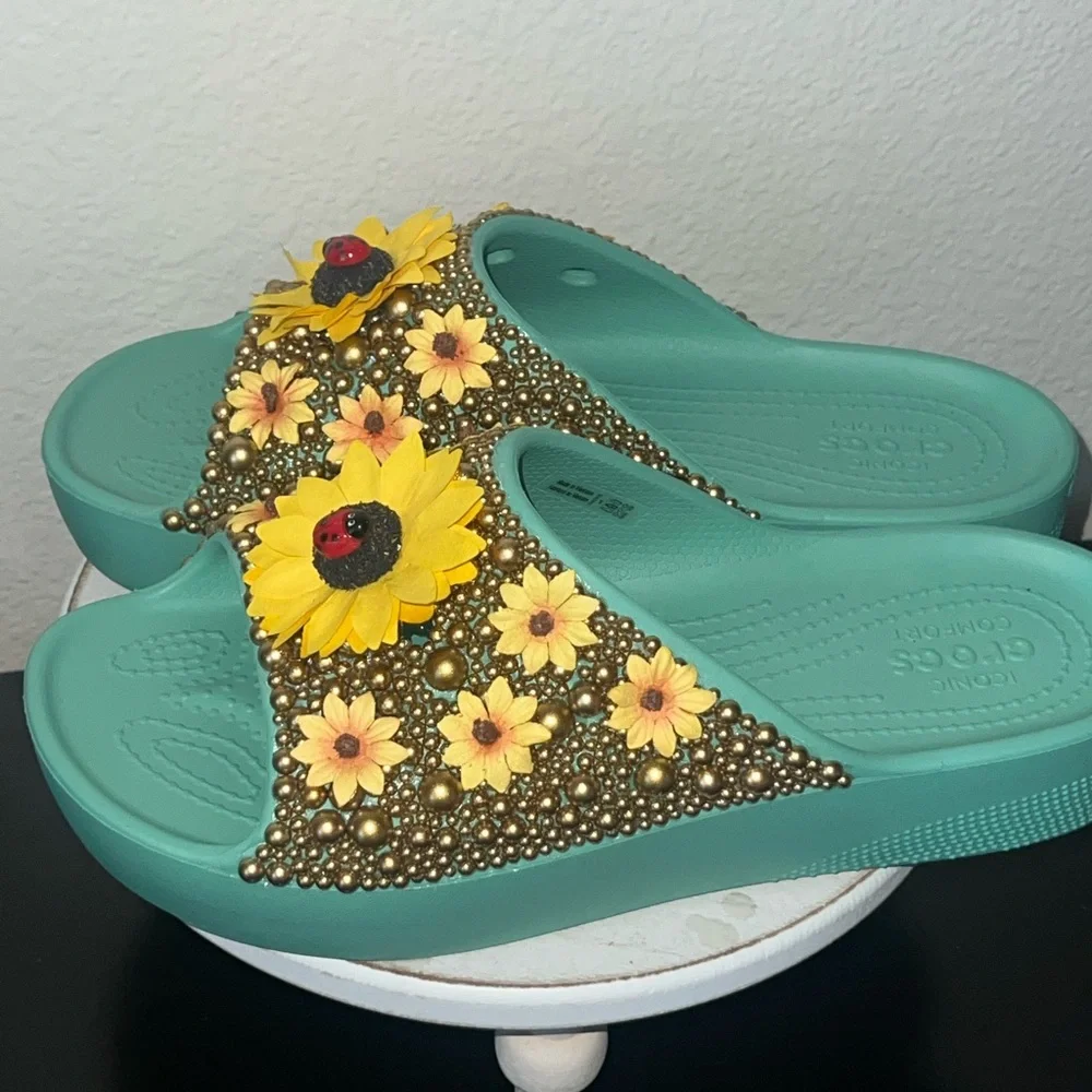 CROCS size platform